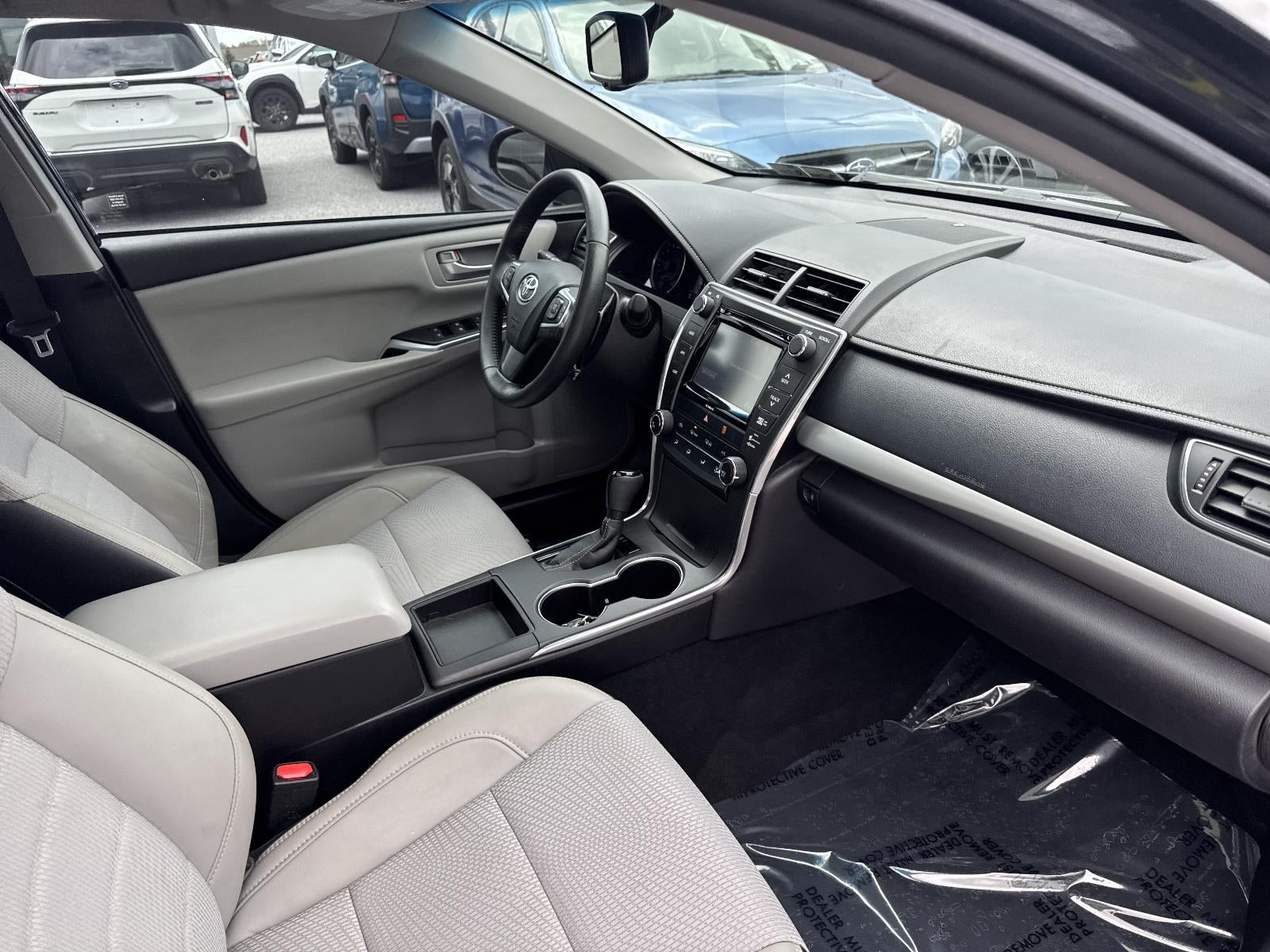 2017 Toyota Camry SE Auto (SE)
