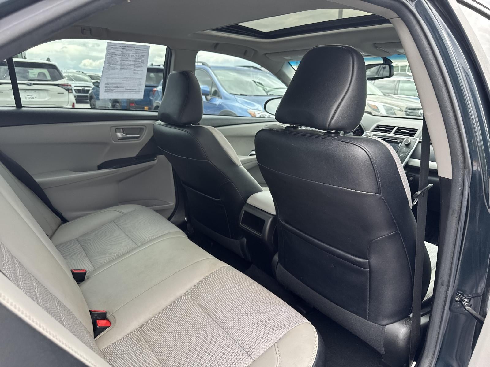 2017 Toyota Camry SE Auto (SE)