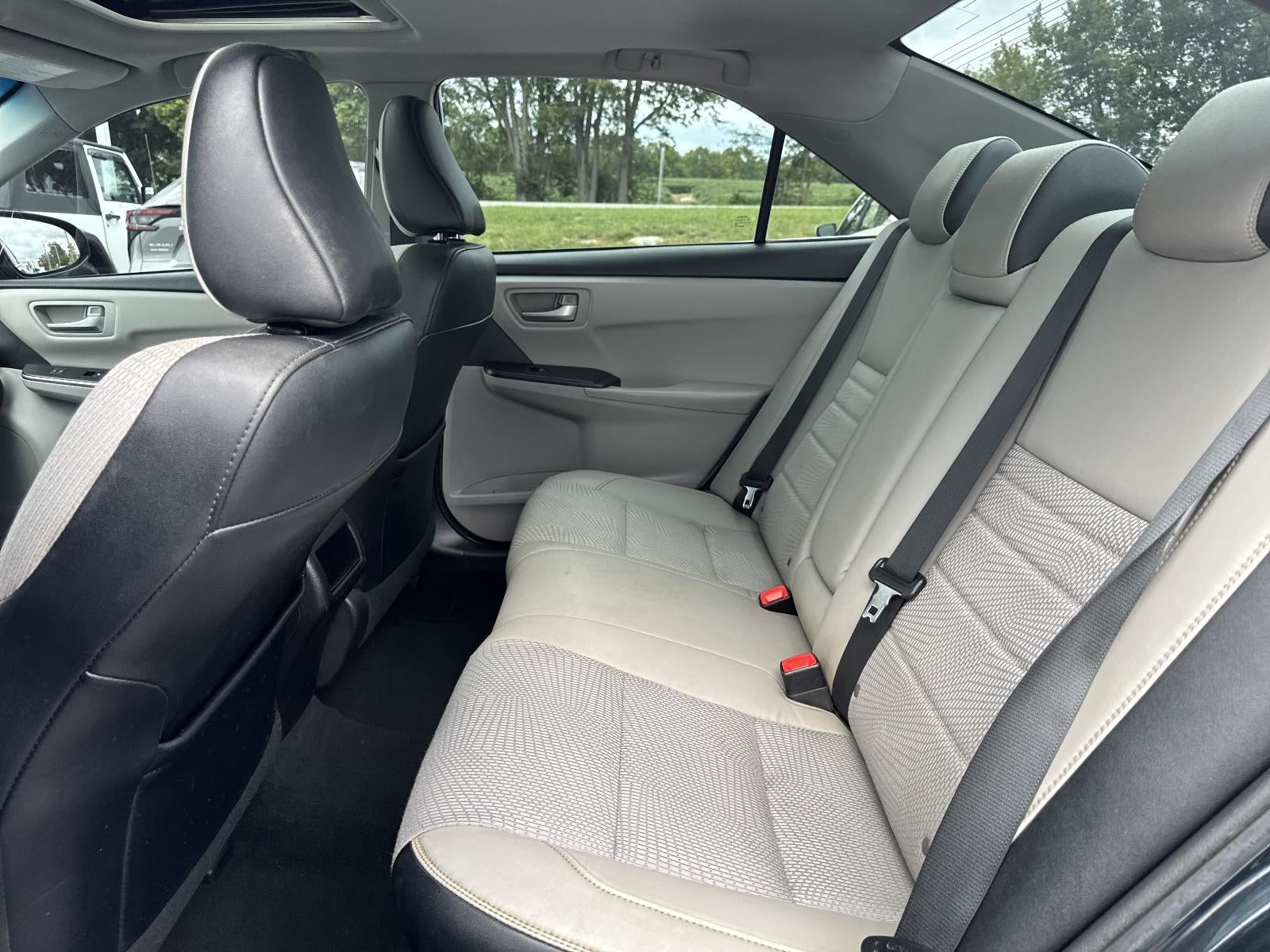 2017 Toyota Camry SE Auto (SE)