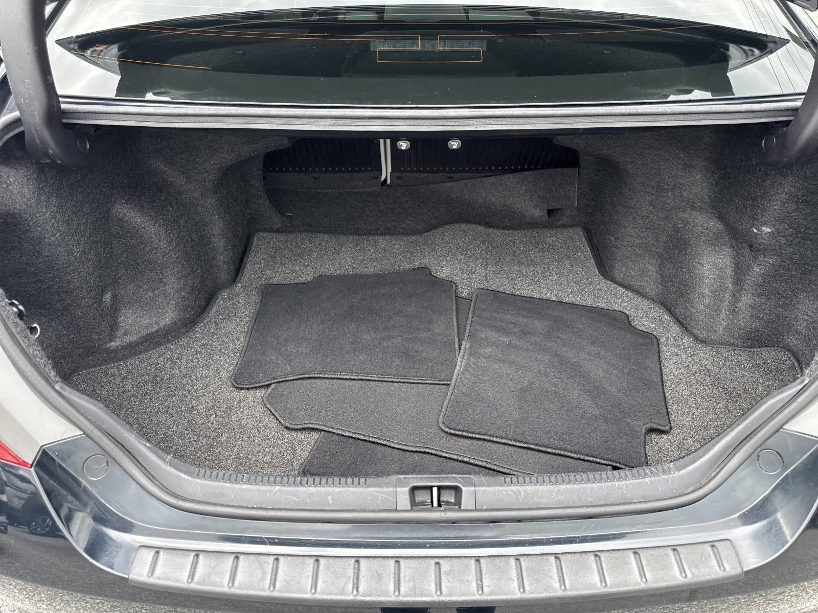 2017 Toyota Camry SE Auto (SE)