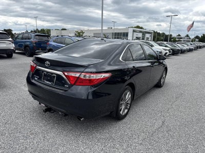 2017 Toyota Camry SE Auto (SE)