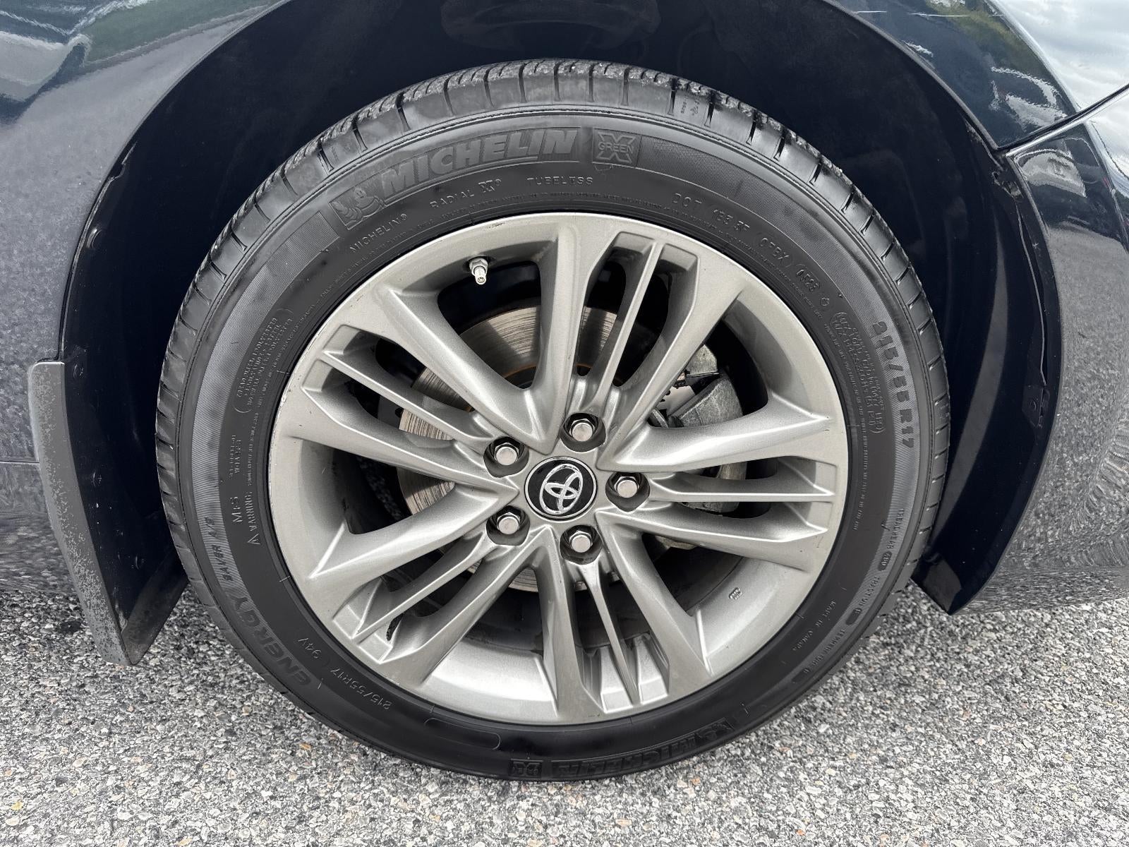 2017 Toyota Camry SE Auto (SE)