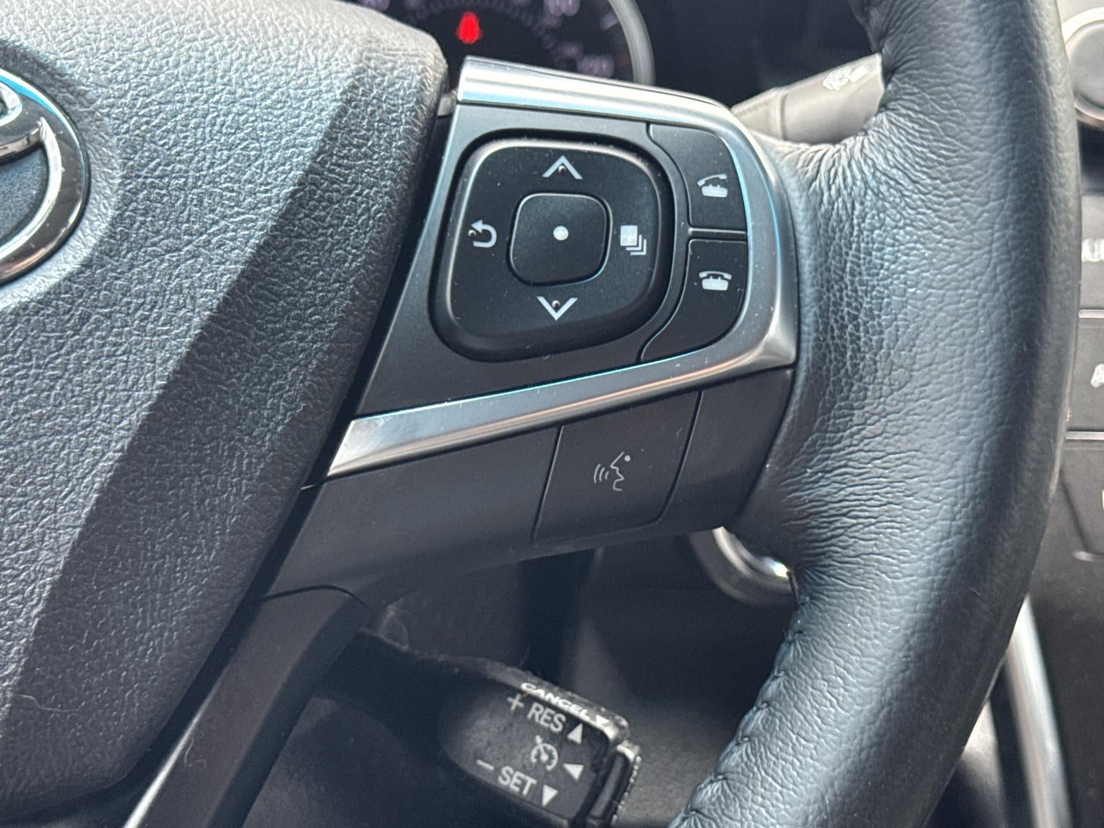 2017 Toyota Camry SE Auto (SE)