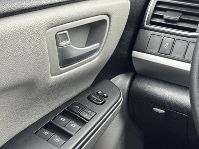 2017 Toyota Camry SE Auto (SE)