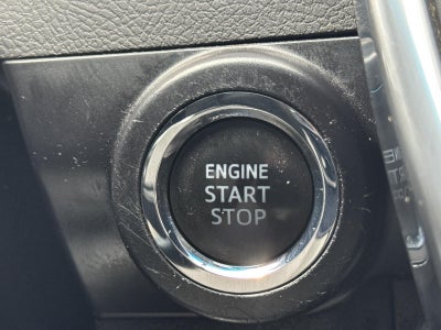 2017 Toyota Camry SE Auto (SE)