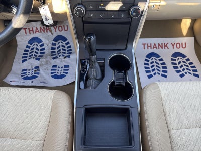 2017 Toyota Camry LE Auto (SE)