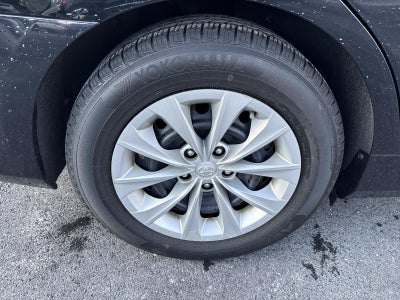 2017 Toyota Camry LE Auto (SE)