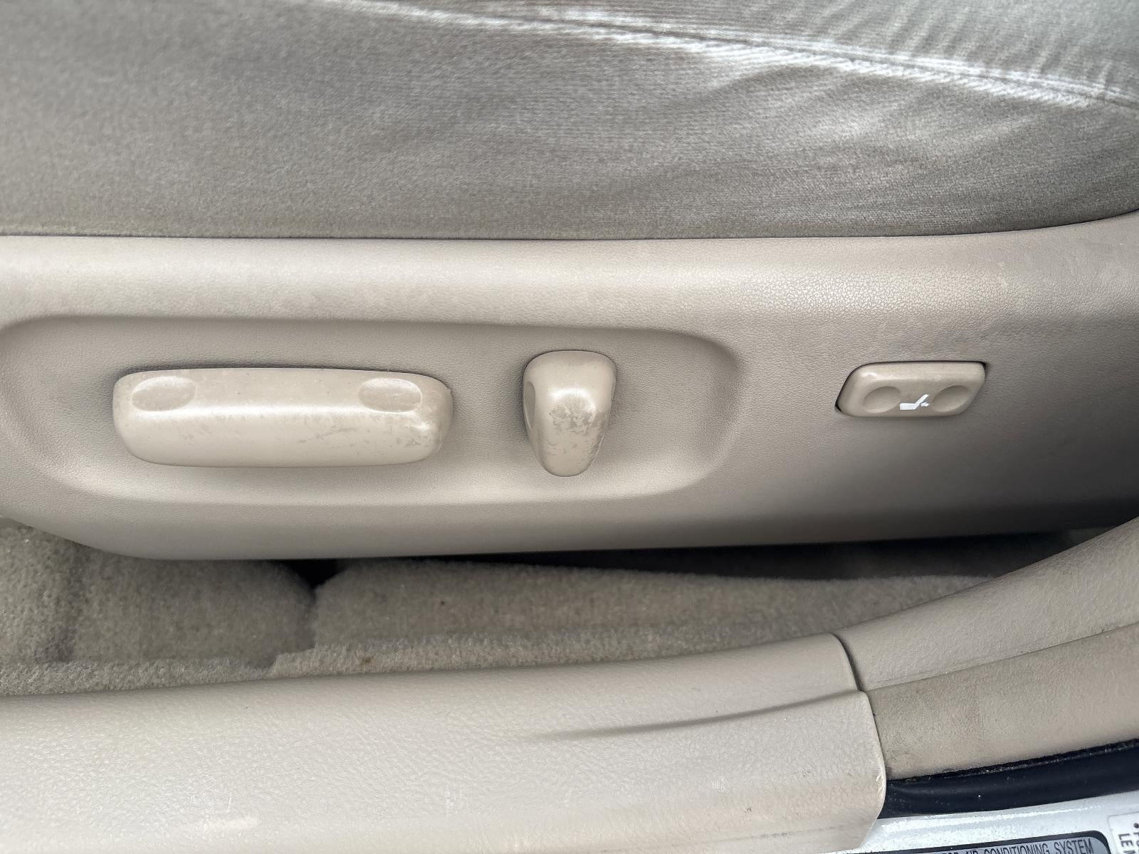 2010 Toyota Avalon 4dr Sdn XL (Natl)