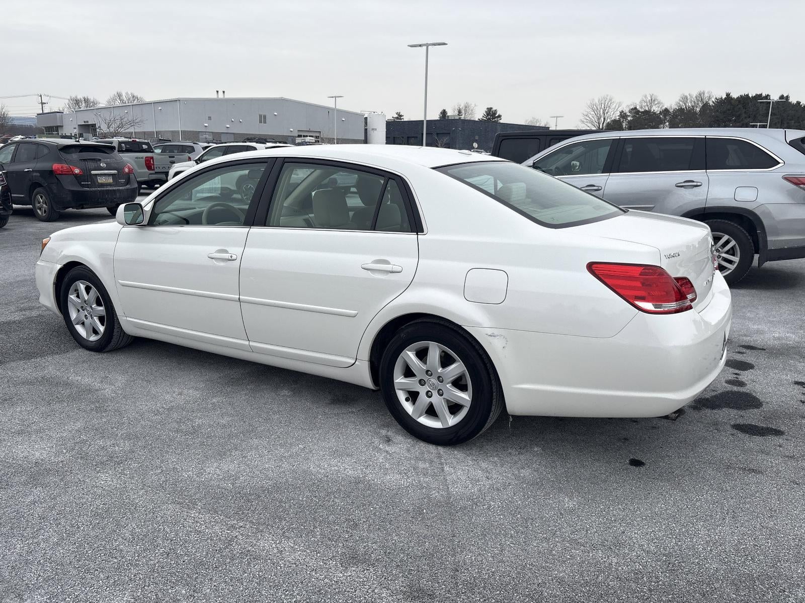 2010 Toyota Avalon 4dr Sdn XL (Natl)