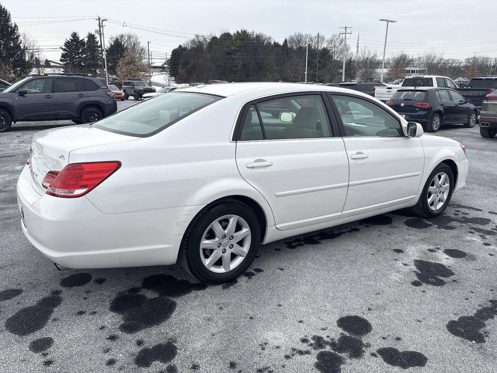 2010 Toyota Avalon 4dr Sdn XL (Natl)