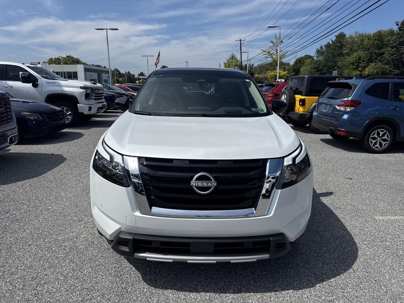 2025 Nissan Pathfinder Platinum 4WD