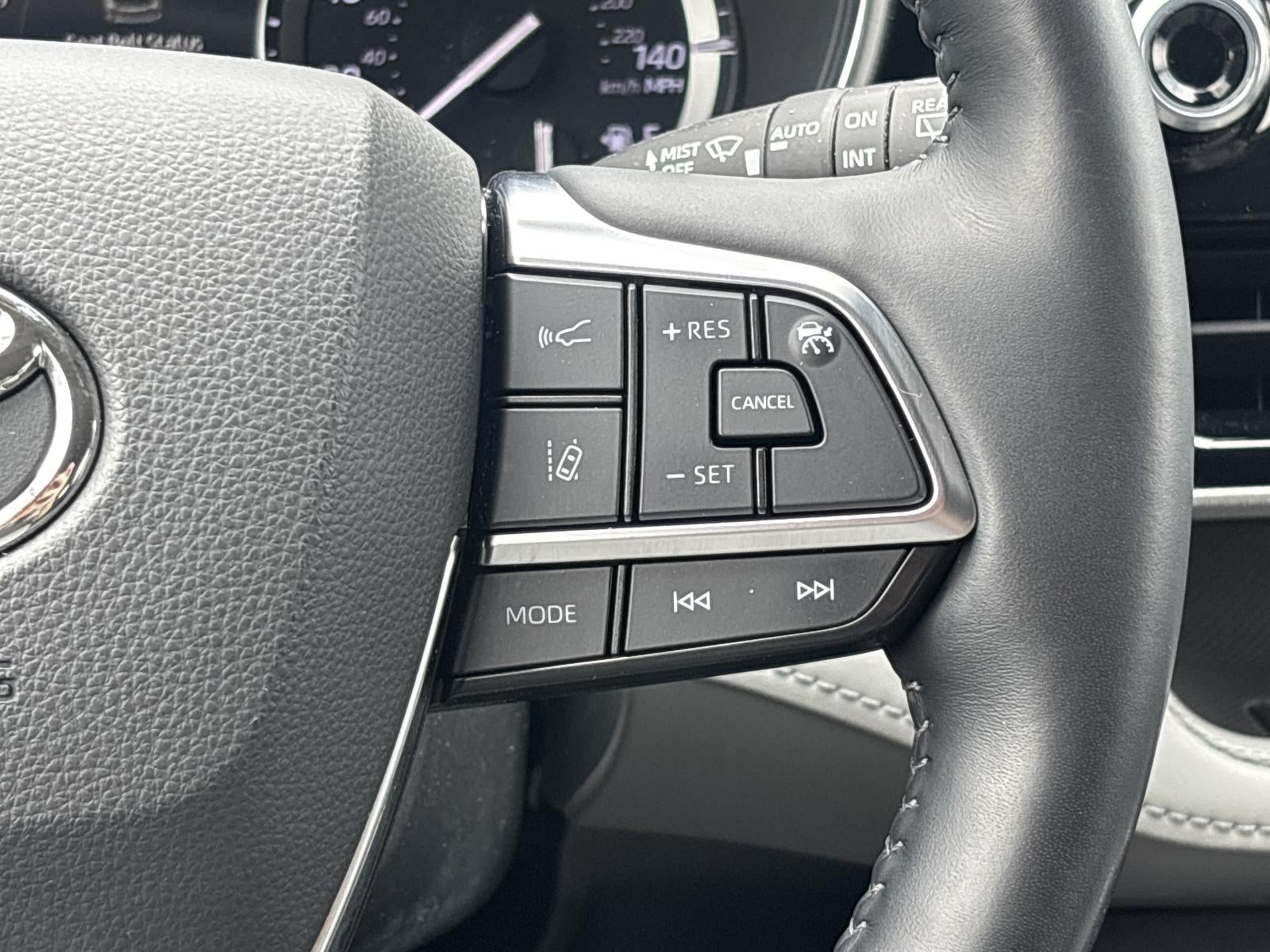 2021 Toyota Highlander Platinum AWD (Natl)