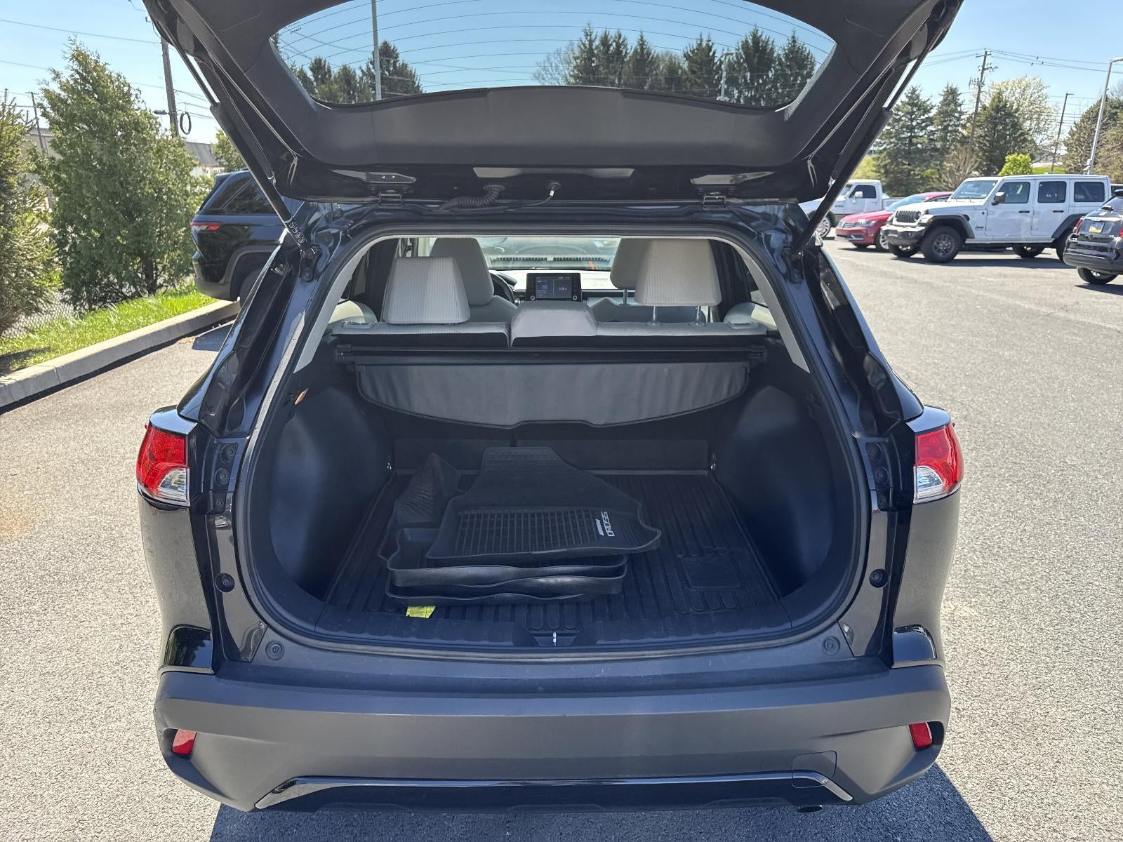 2022 Toyota Corolla Cross LE 4WD (Natl)