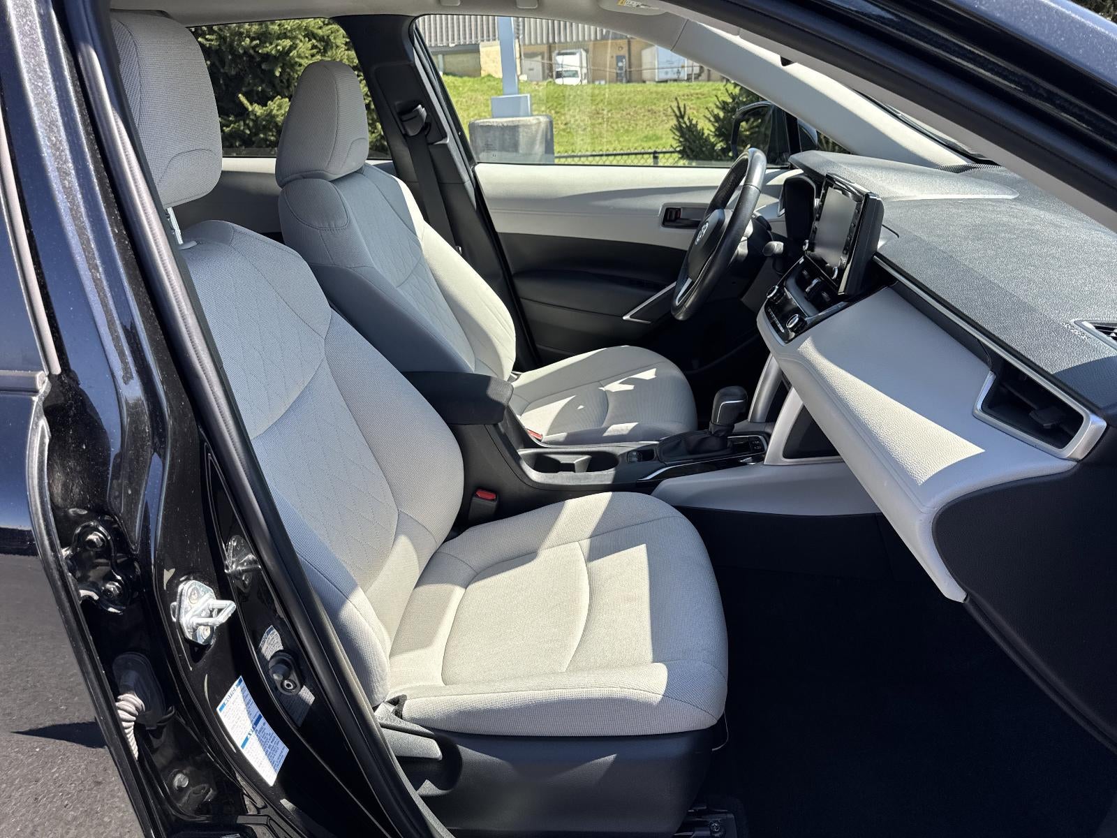 2022 Toyota Corolla Cross LE 4WD (Natl)