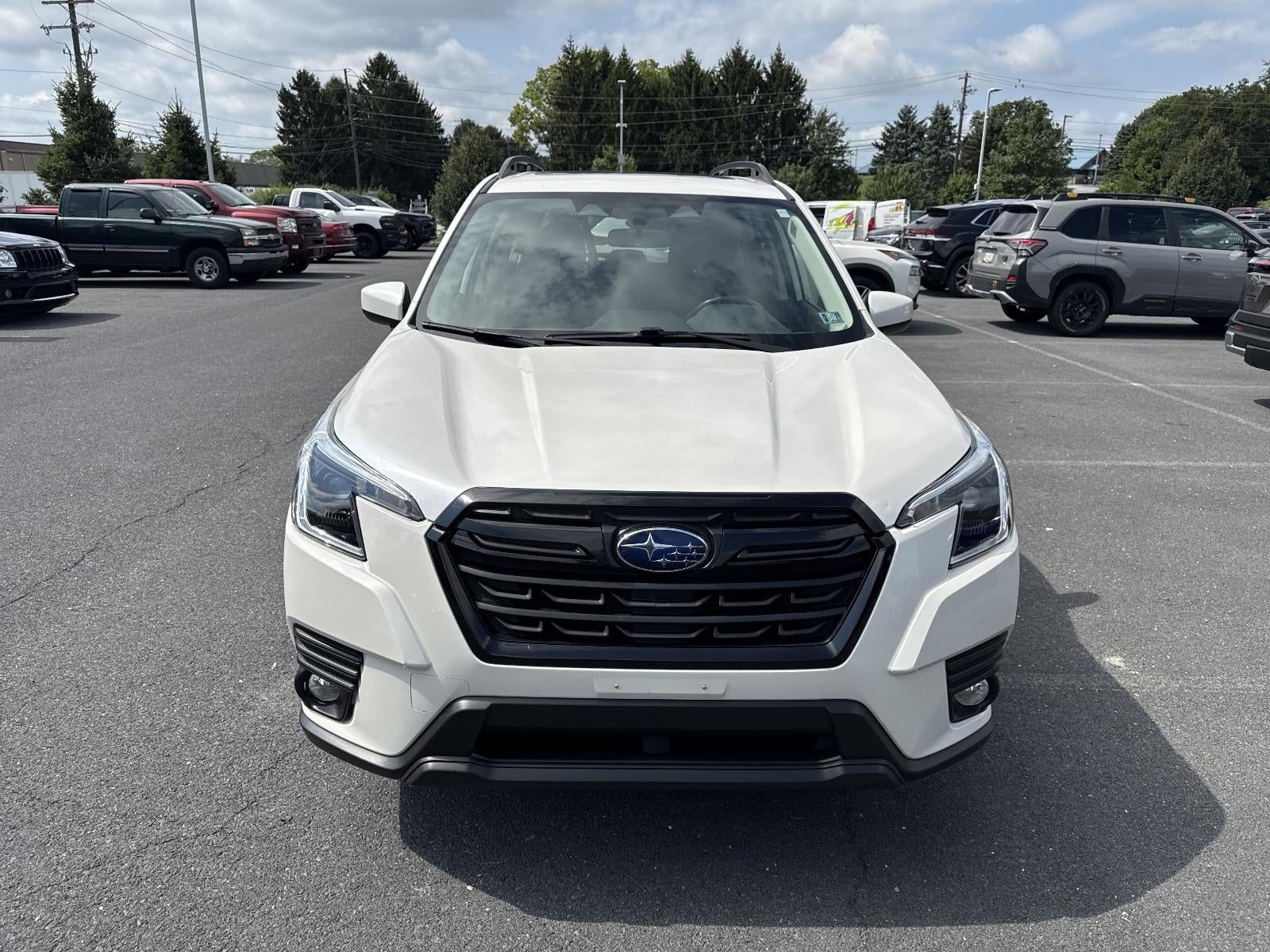 2023 Subaru Forester Premium CVT