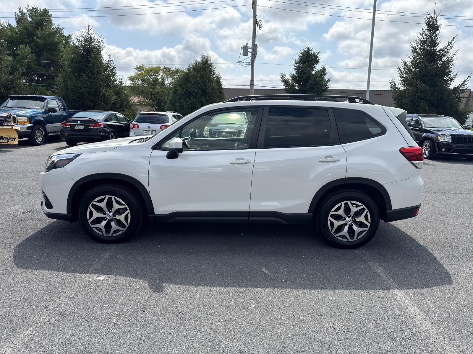 2023 Subaru Forester Premium CVT