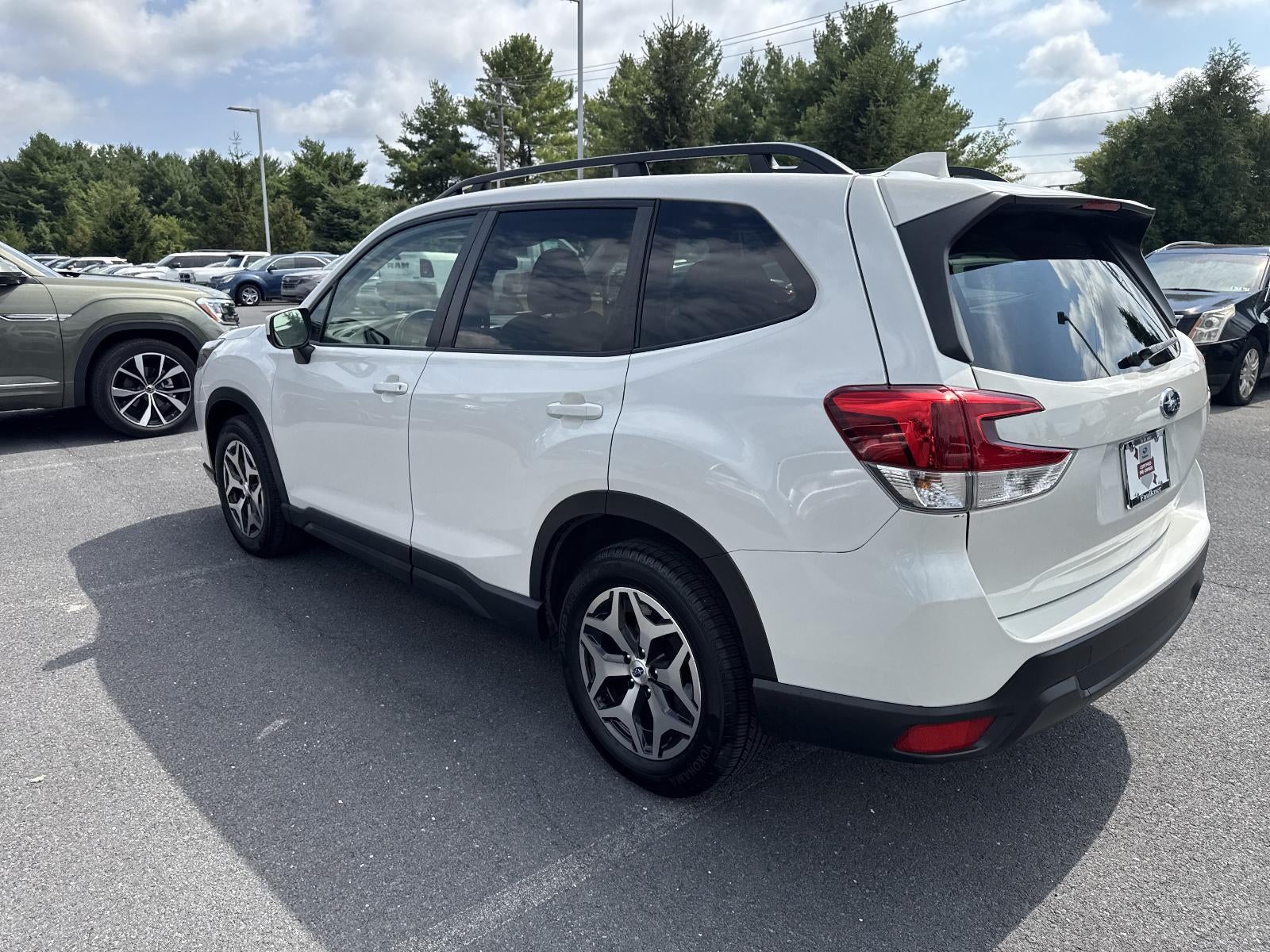2023 Subaru Forester Premium CVT
