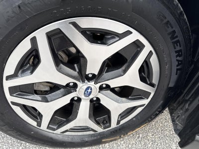 2023 Subaru Forester Premium CVT