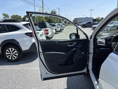 2023 Subaru Forester Premium CVT