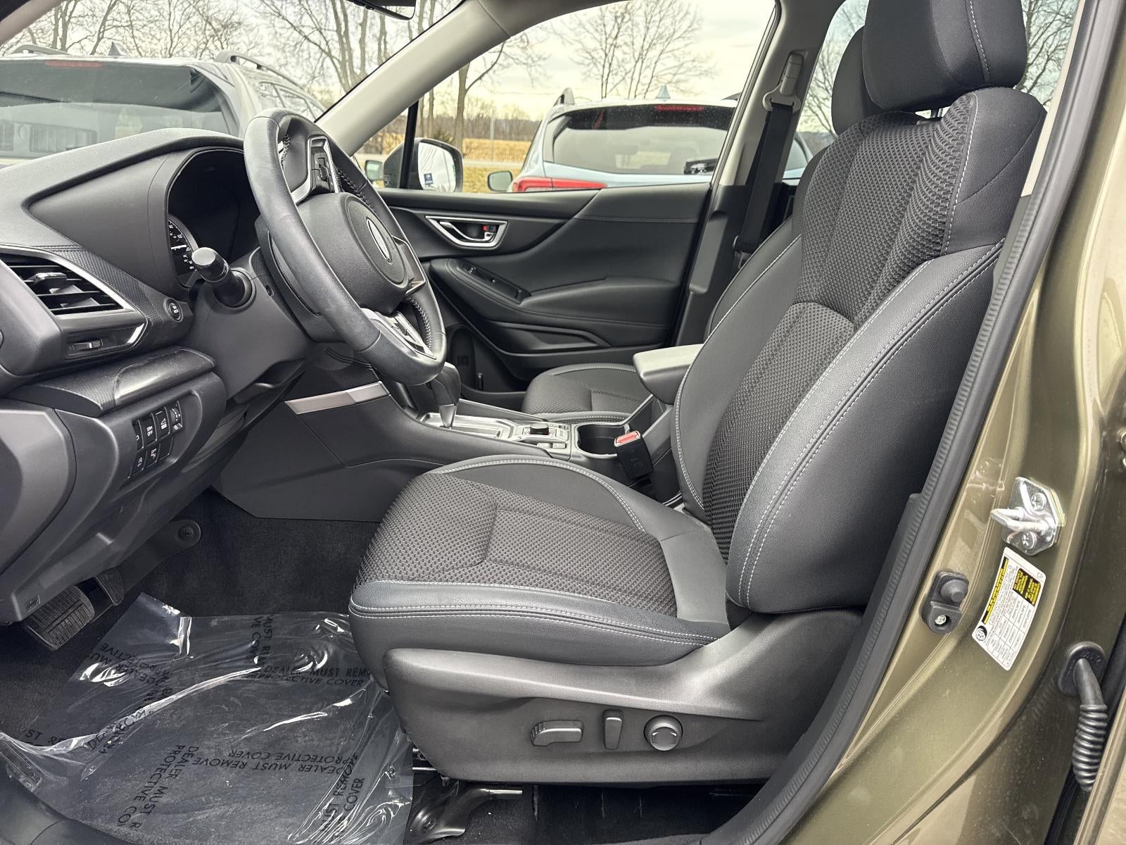 2023 Subaru Forester Premium CVT