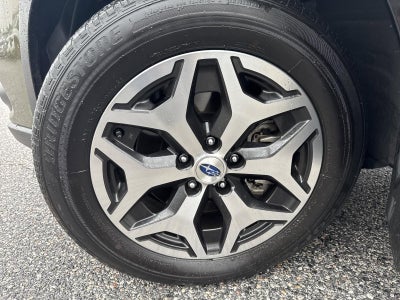 2023 Subaru Forester Premium CVT