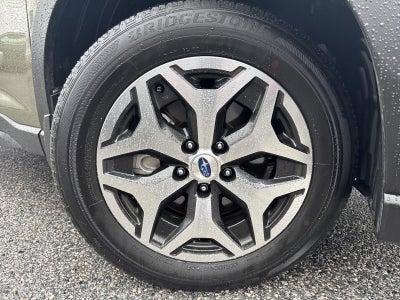 2023 Subaru Forester Premium CVT