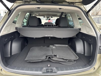 2023 Subaru Forester Premium CVT
