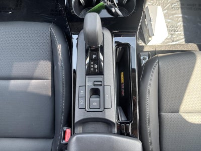 2025 Toyota Prius LE AWD (Natl)