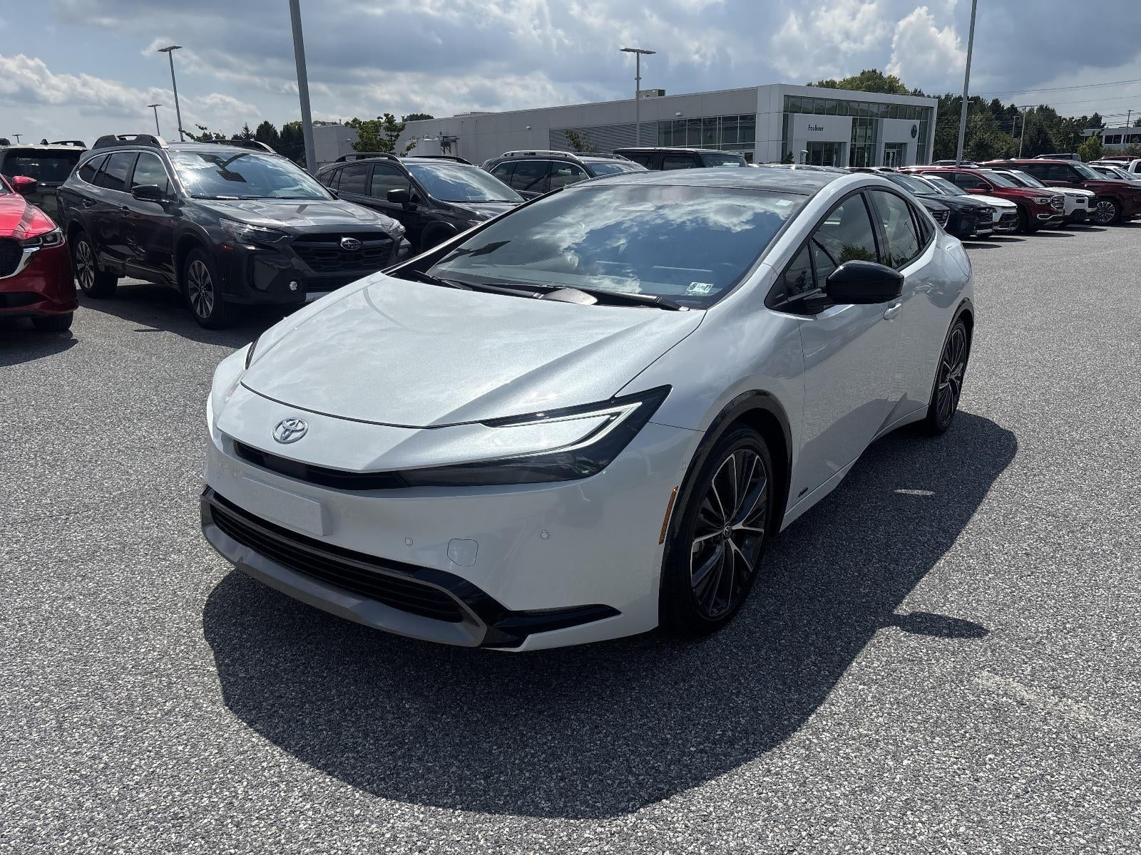 2025 Toyota Prius LE AWD (Natl)