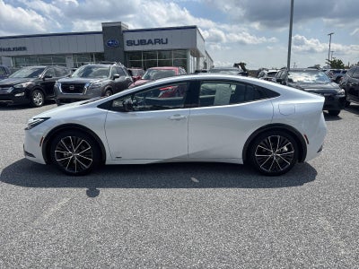 2025 Toyota Prius LE AWD (Natl)