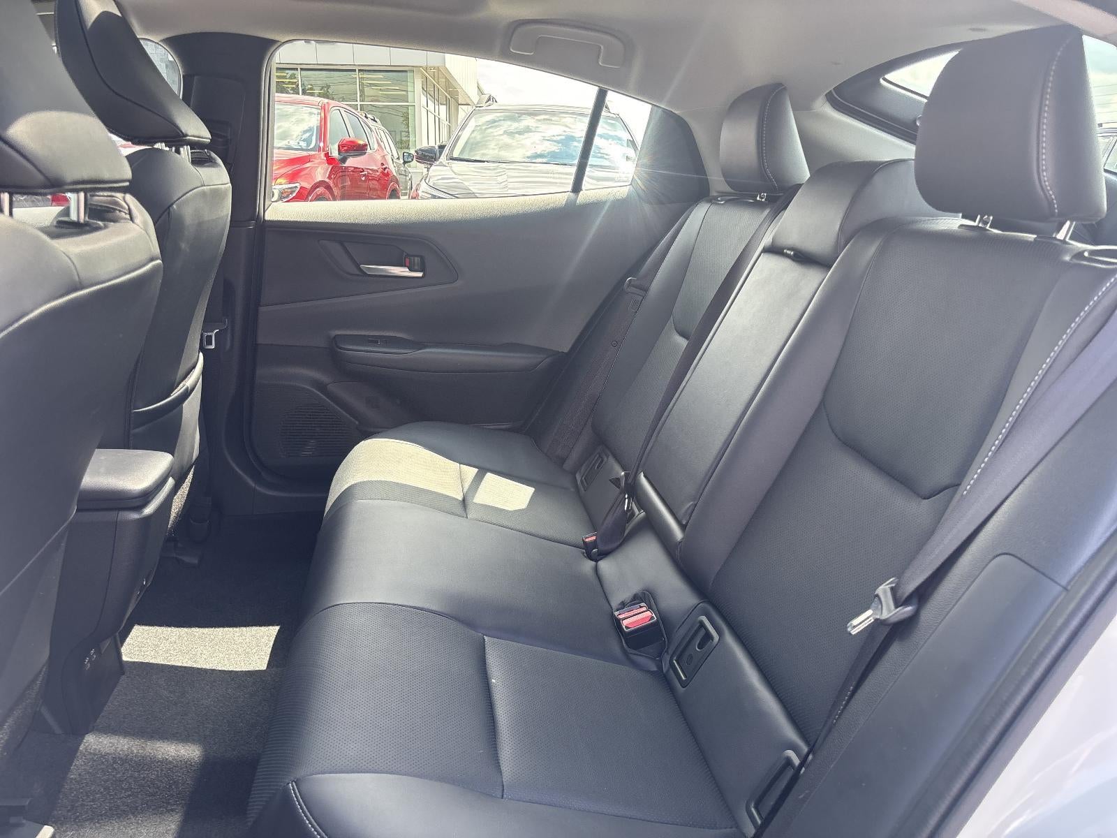 2025 Toyota Prius LE AWD (Natl)
