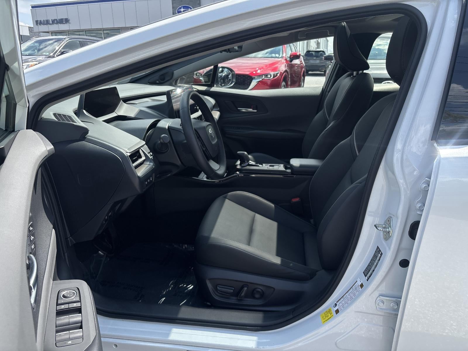 2025 Toyota Prius LE AWD (Natl)