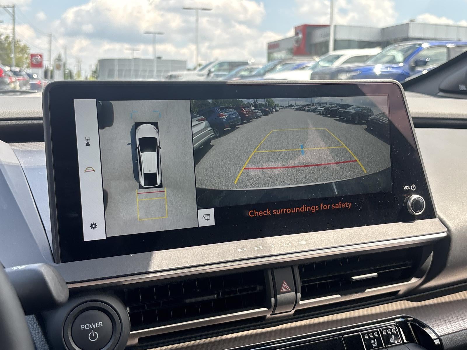 2025 Toyota Prius LE AWD (Natl)