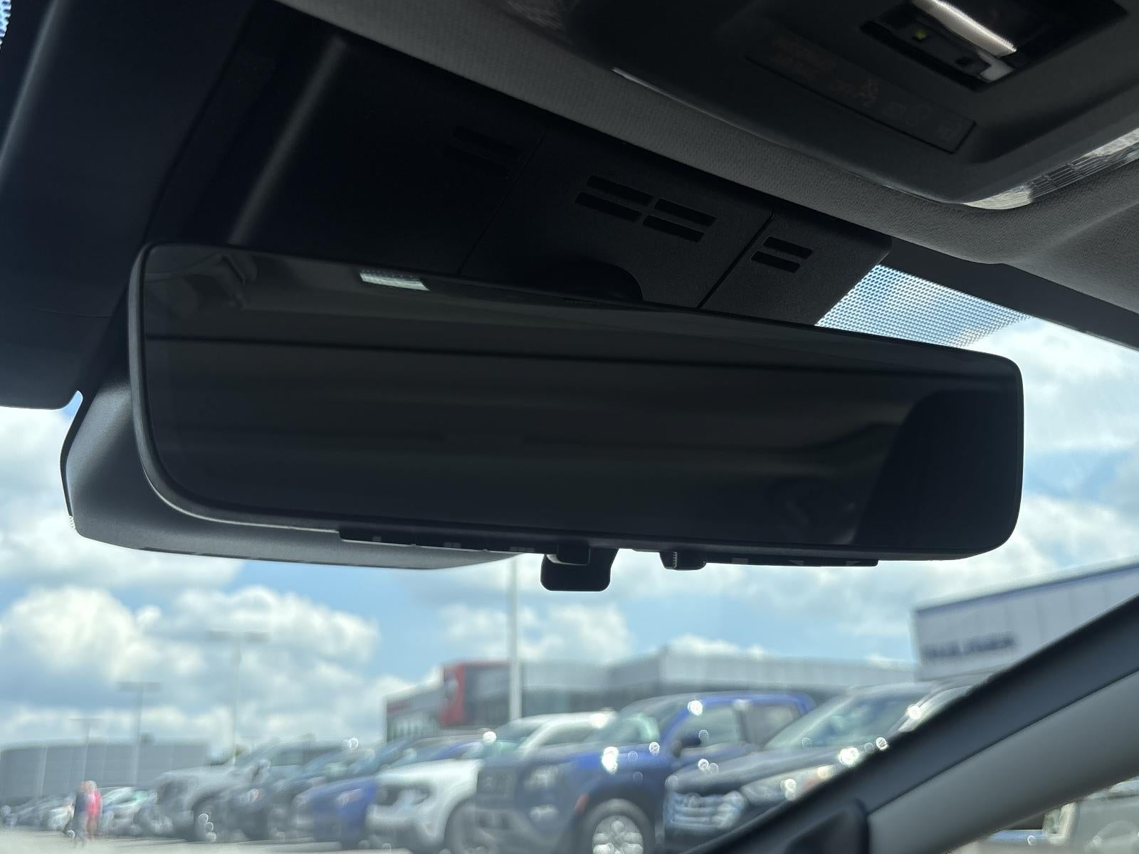 2025 Toyota Prius LE AWD (Natl)