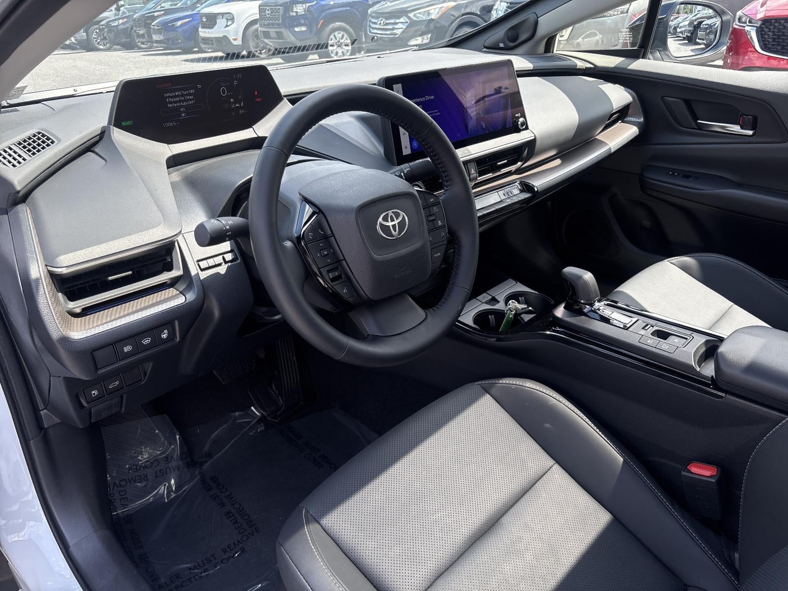 2025 Toyota Prius LE AWD (Natl)