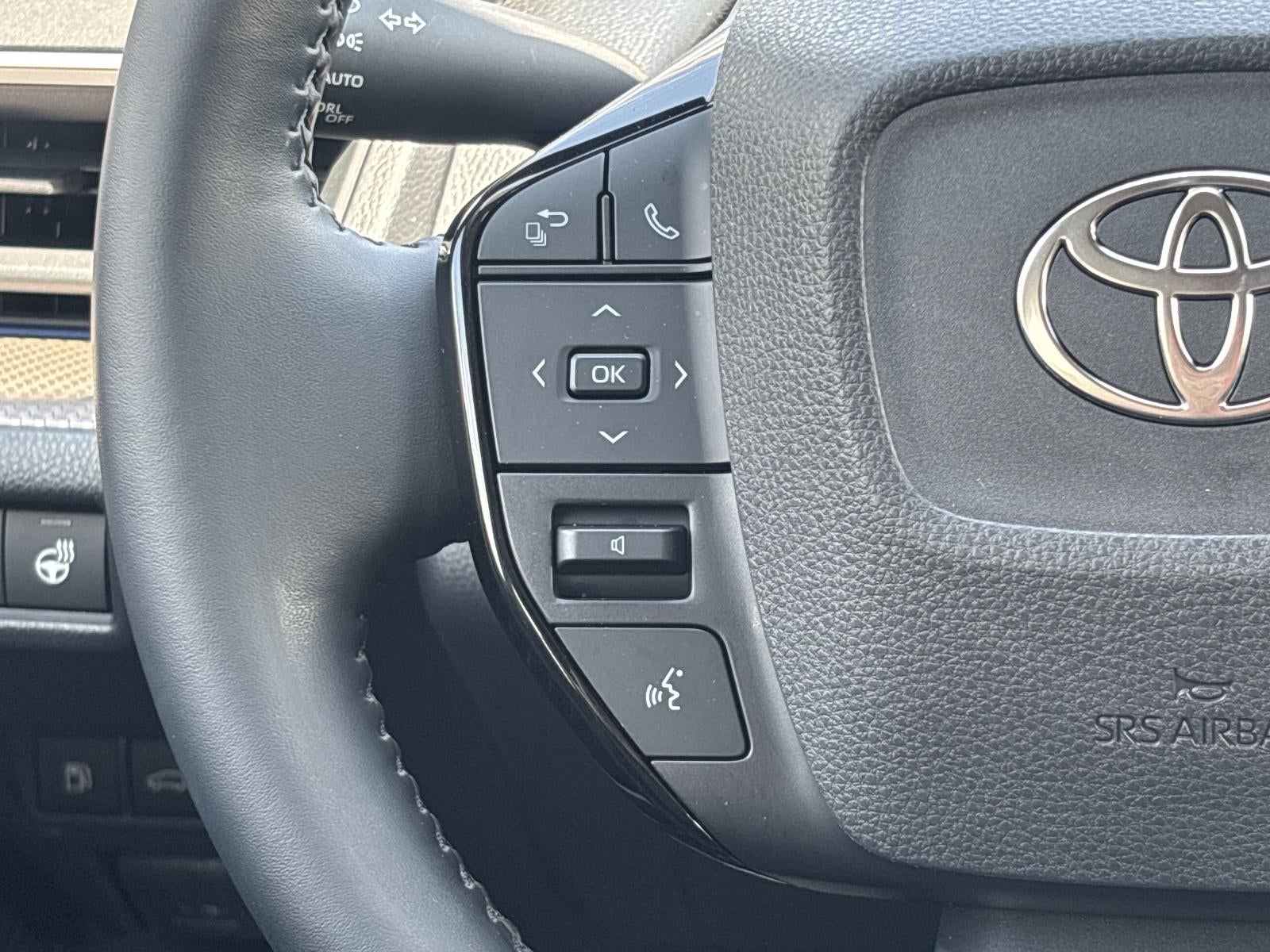 2025 Toyota Prius LE AWD (Natl)