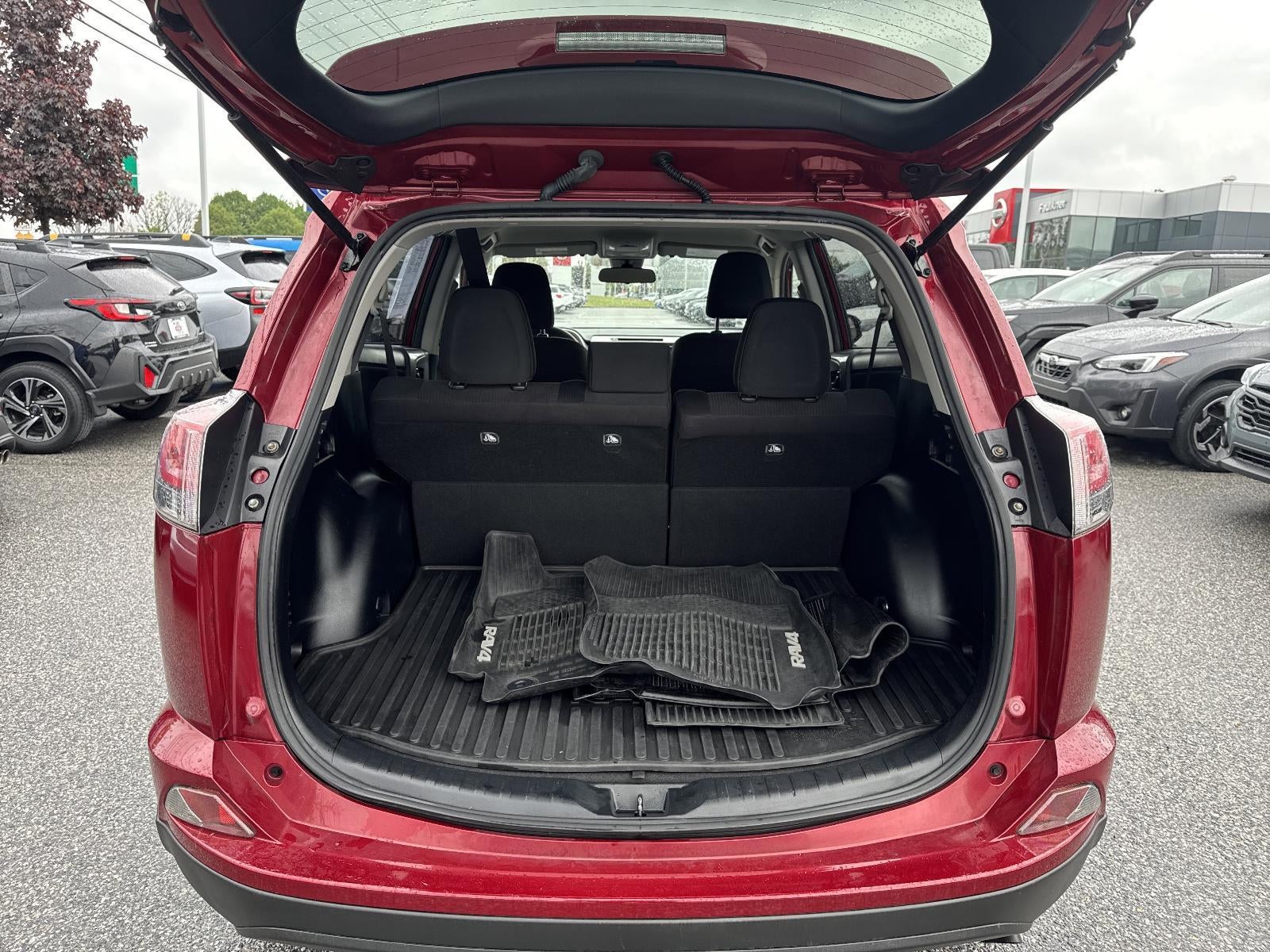 2018 Toyota RAV4 LE AWD (Natl)