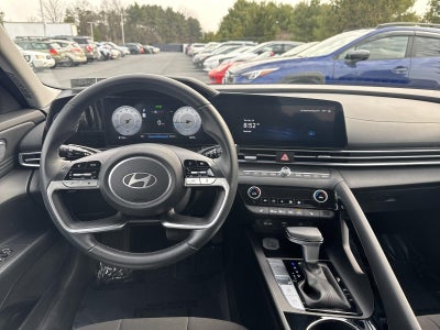 2024 Hyundai ELANTRA SEL IVT