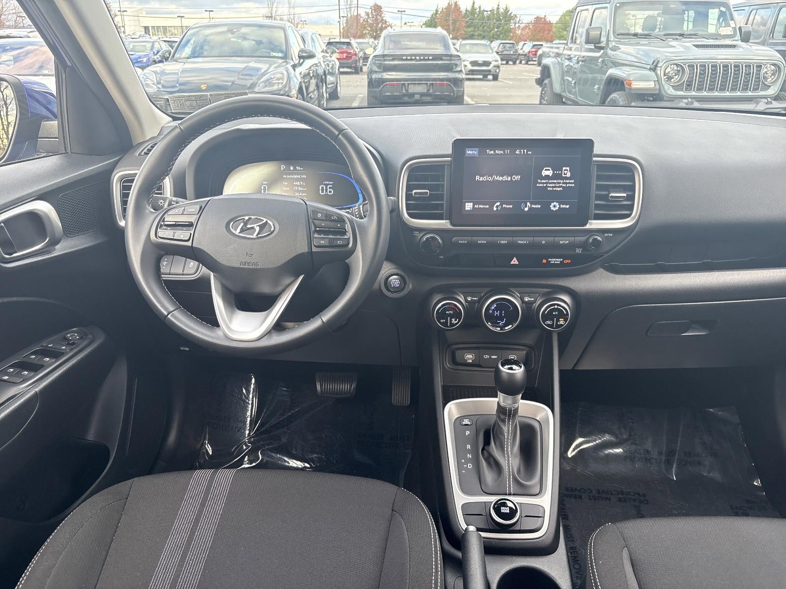 2024 Hyundai VENUE SEL IVT