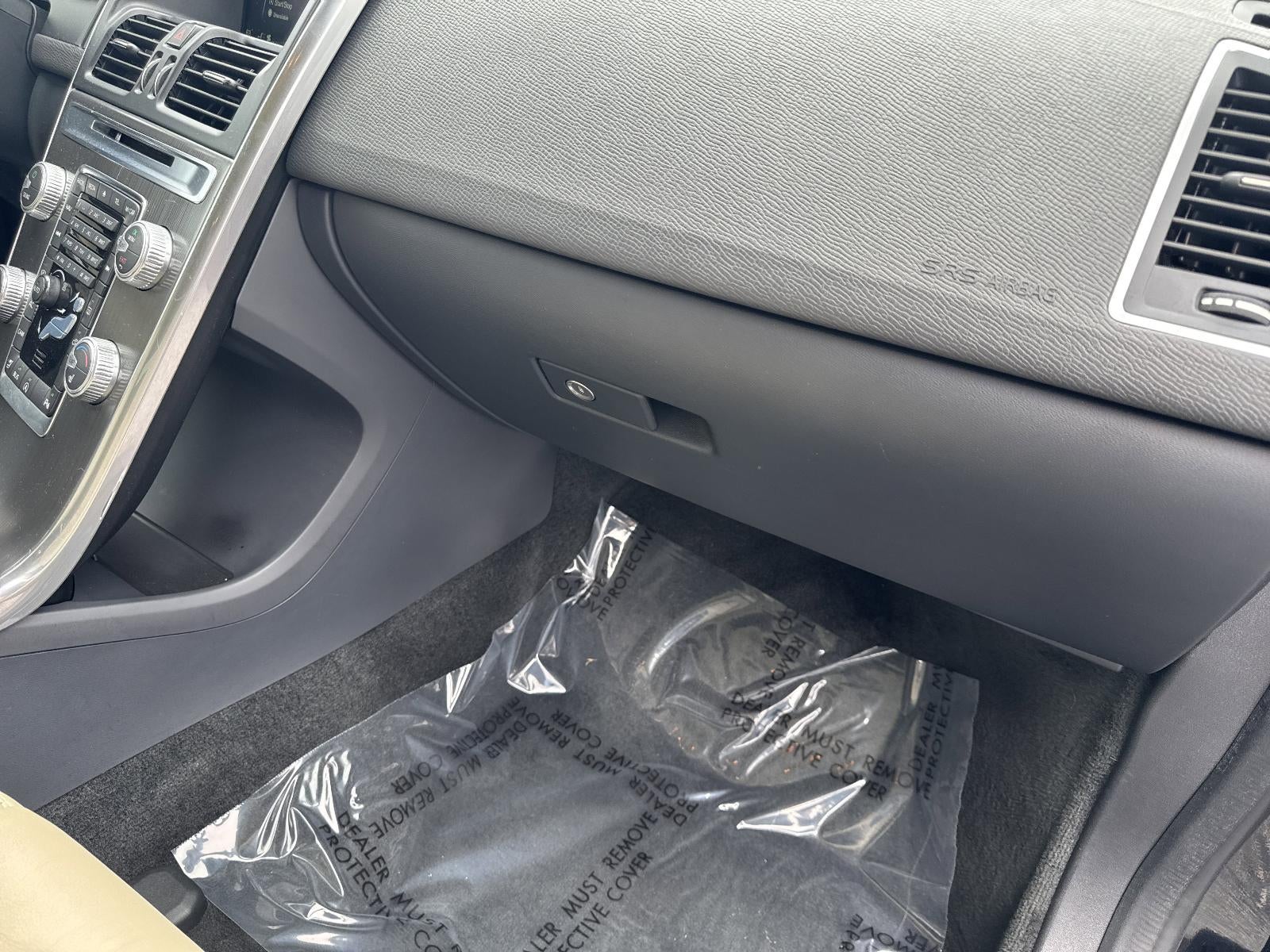 2016 Volvo XC60 AWD 4dr T6 Drive-E