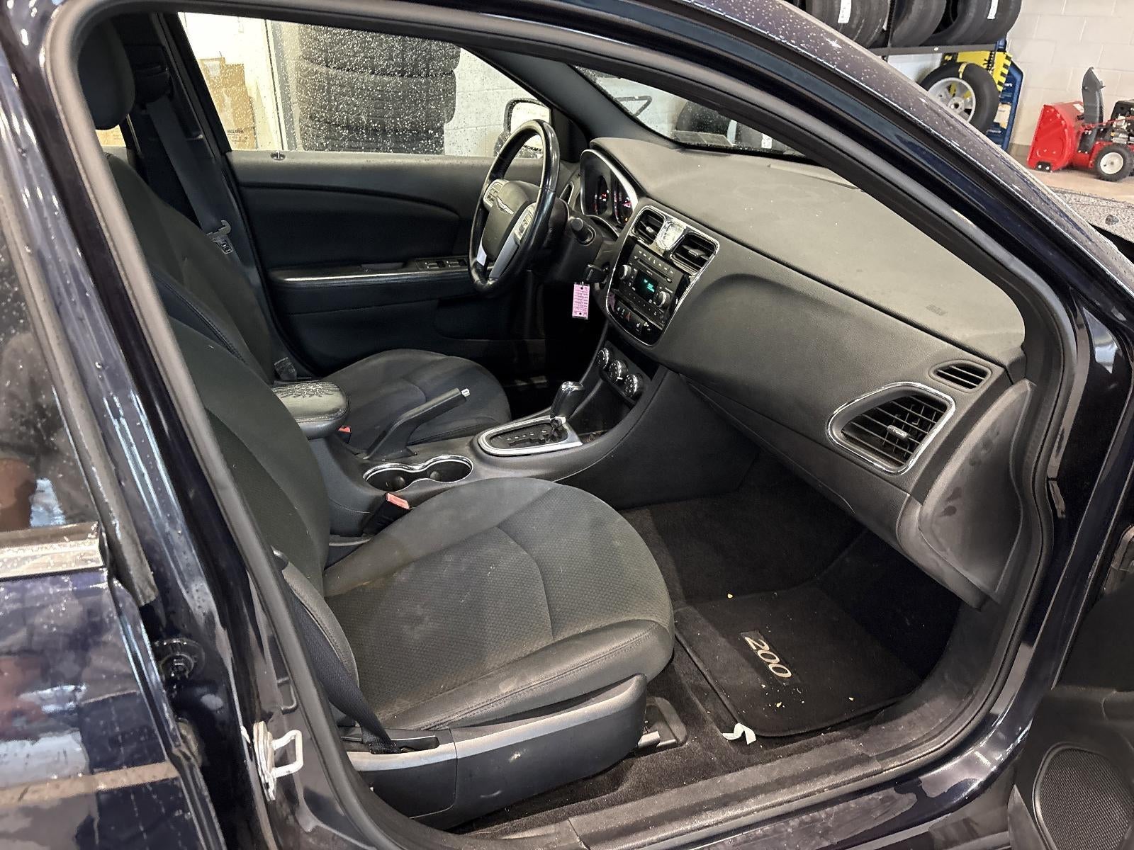 2011 Chrysler 200 4dr Sdn Touring