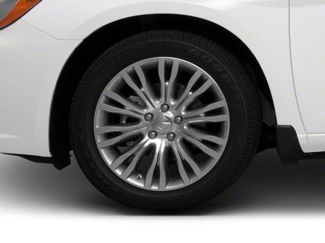 2011 Chrysler 200 4dr Sdn Touring