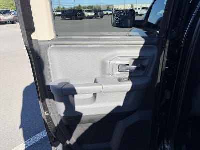 2016 RAM 1500 4WD Quad Cab 6.4 Ft Box Big Horn