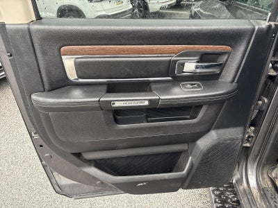 2017 RAM 1500 Laramie 4x4 Crew Cab 6'4" Box