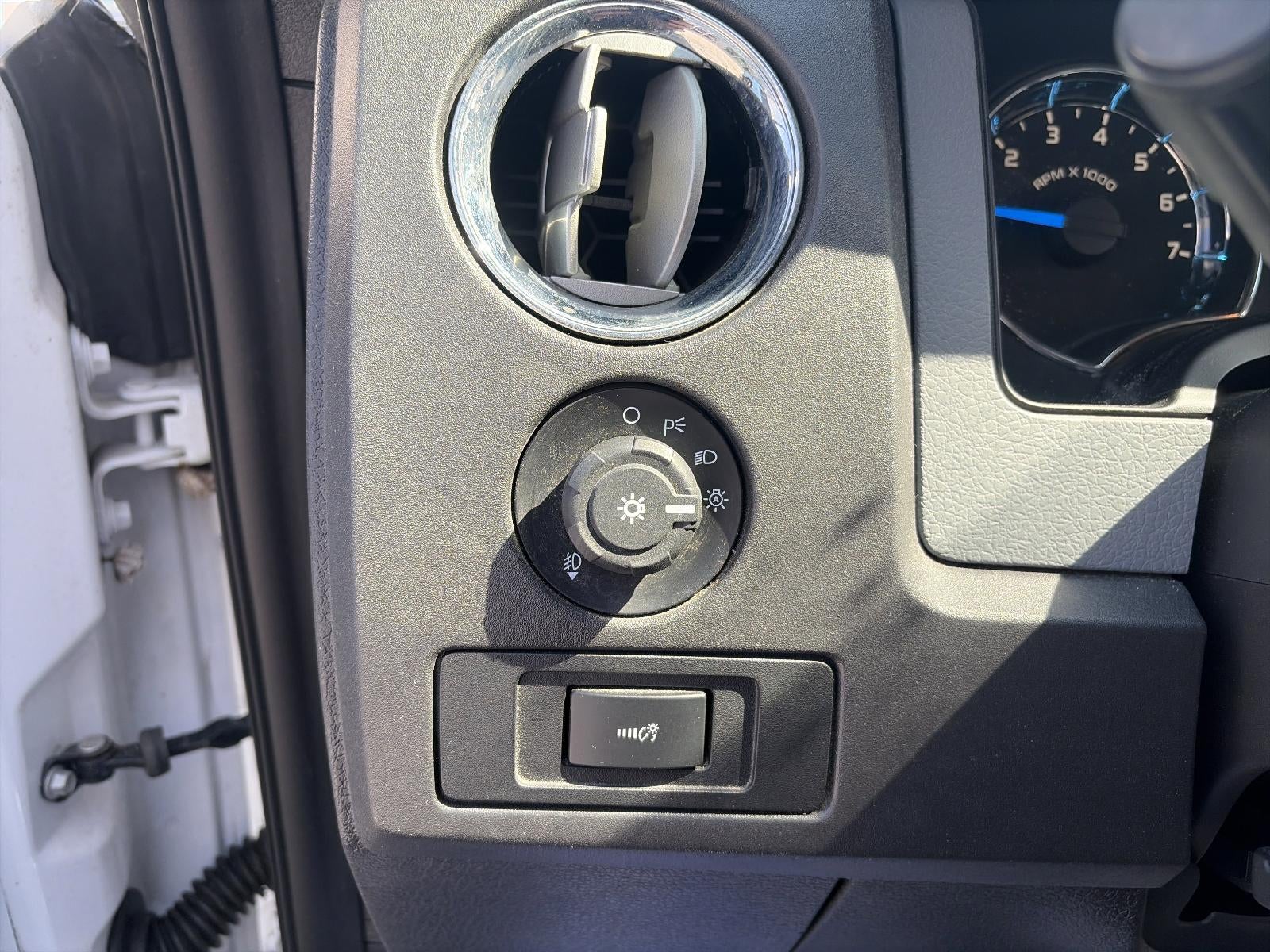 2013 Ford F-150 4WD SuperCrew 5-1/2 Ft Box XLT