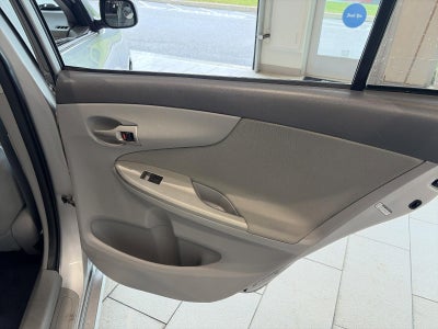 2010 Toyota Corolla 4dr Sdn Auto LE (Natl)