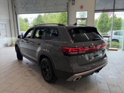 2024 Volkswagen Atlas 2.0T Peak Edition SE w/Technology 4MOTION