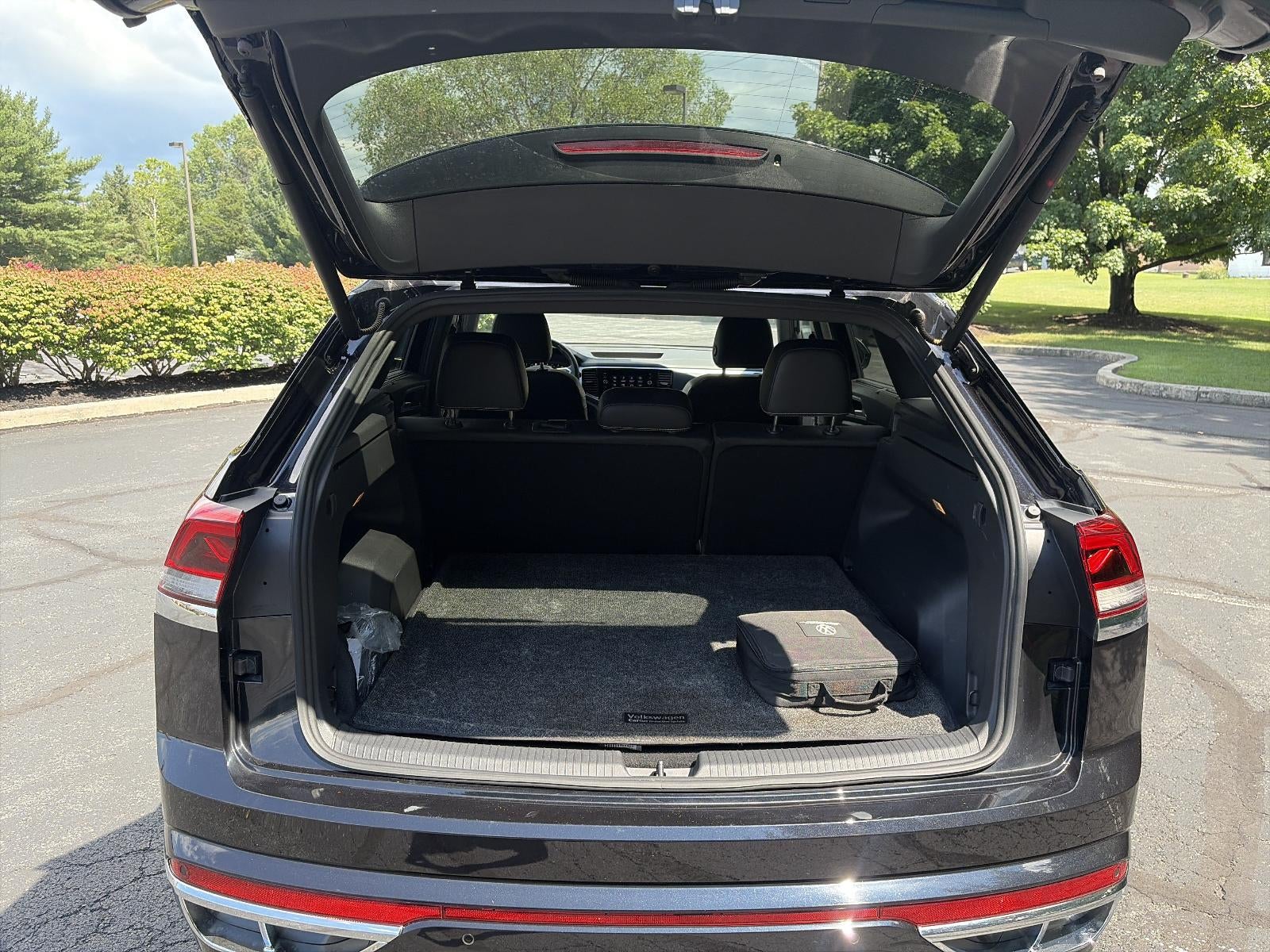2023 Volkswagen Atlas Cross Sport 3.6L V6 SEL Premium R-Line 4MOTION