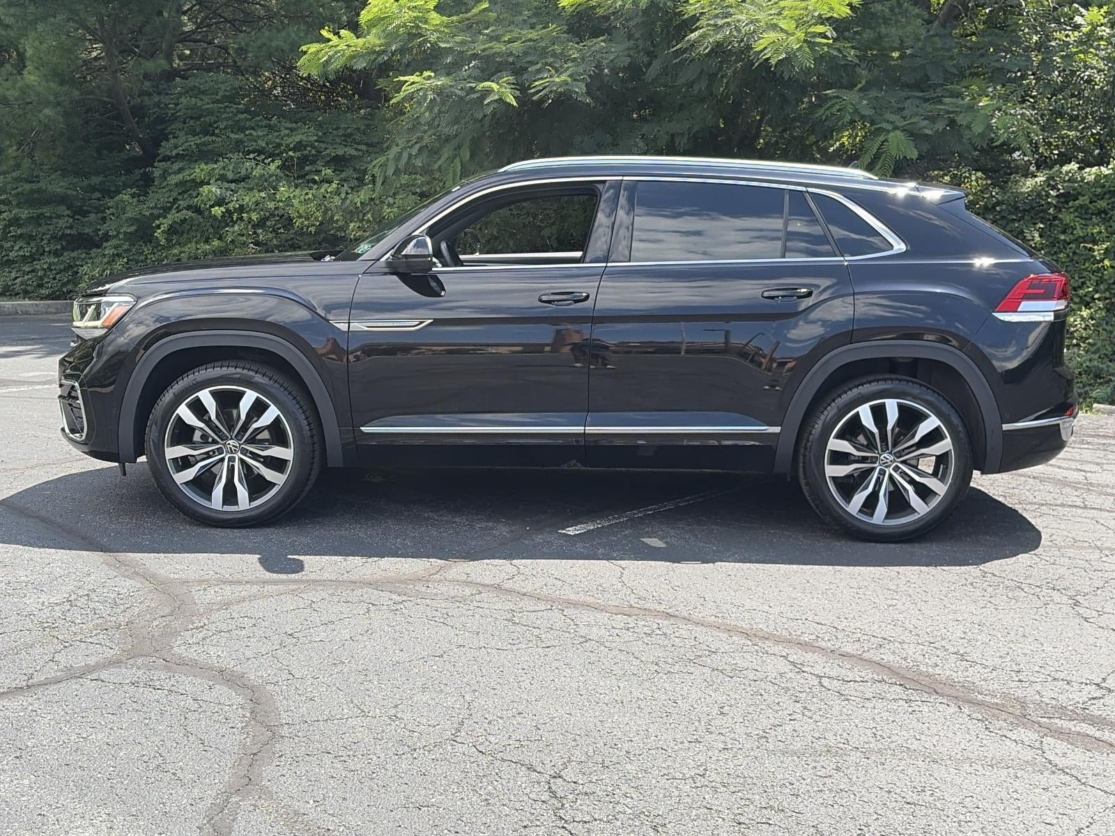2023 Volkswagen Atlas Cross Sport 3.6L V6 SEL Premium R-Line 4MOTION