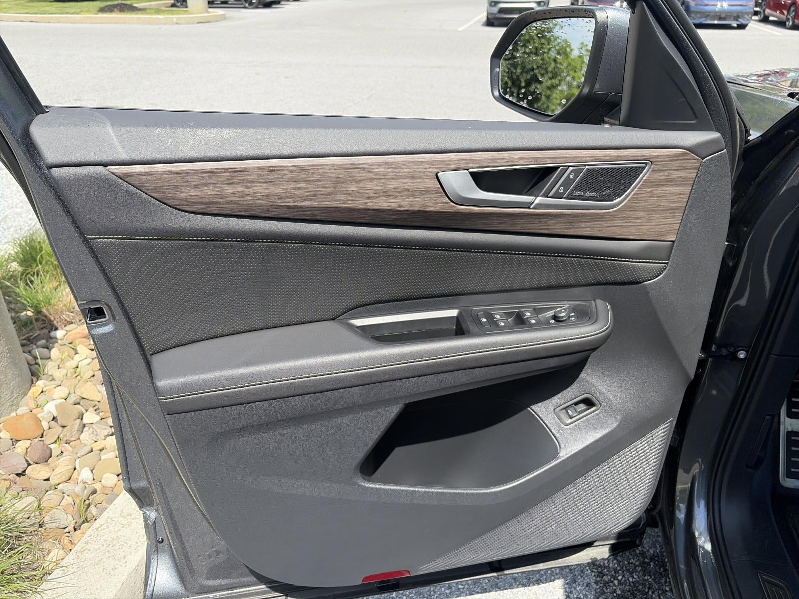 2025 Volkswagen Atlas 2.0T SEL Premium R-Line 4MOTION